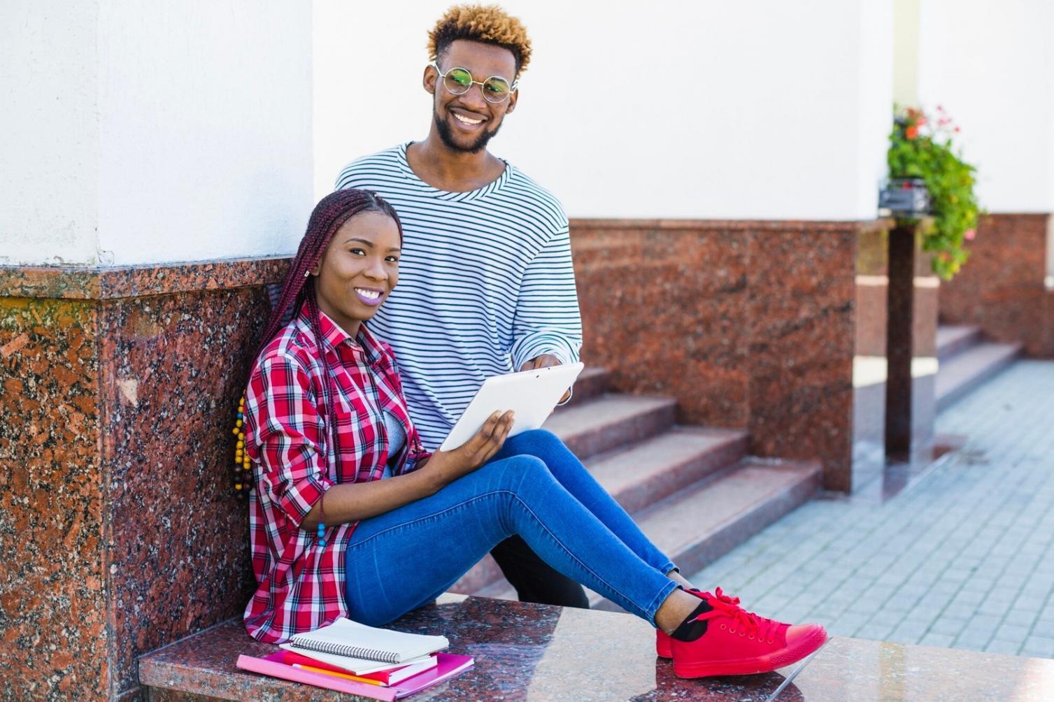 Persönliche Beratung in modernem Büroambiente